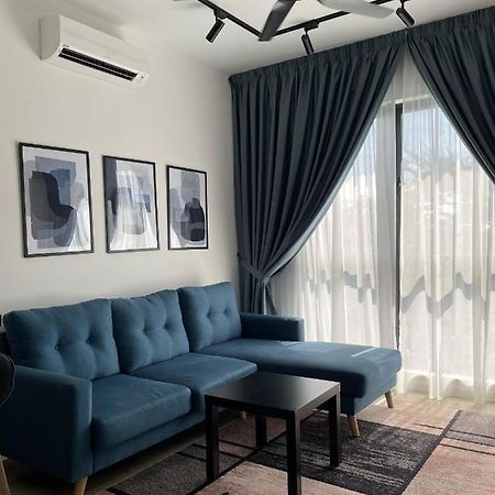 Stayje Putrajaya, 5 Minutes To Ioi City Mall, Wifi , Netflix, Free Parking Екстериор снимка