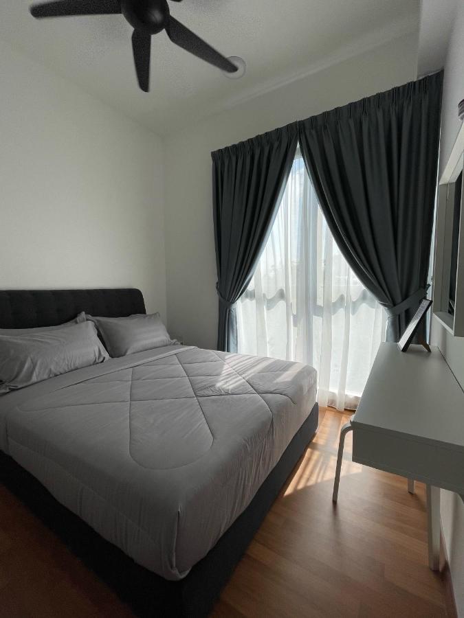 Stayje Putrajaya, 5 Minutes To Ioi City Mall, Wifi , Netflix, Free Parking Екстериор снимка